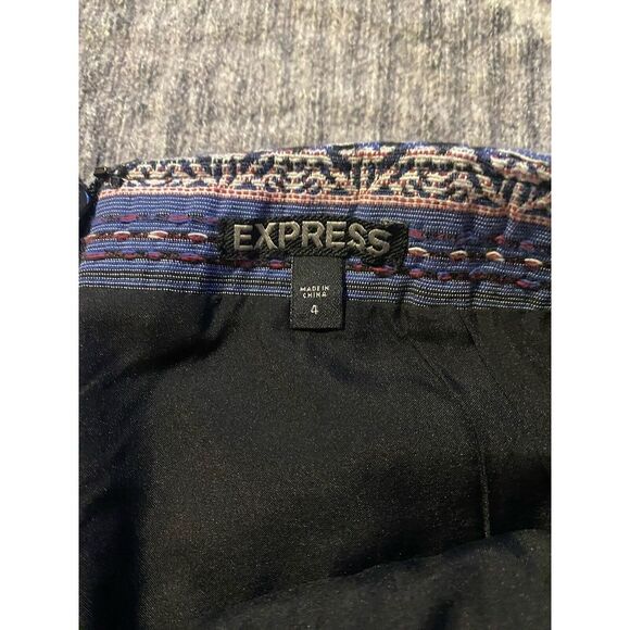 Women's Mini Skirt With Geometric Aztec Design, Sz 4 Multi Colored - Picture 2 of 2